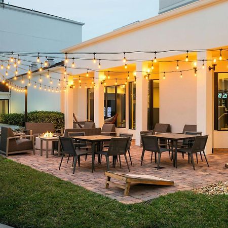 מלון Courtyard Melbourne West מראה חיצוני תמונה