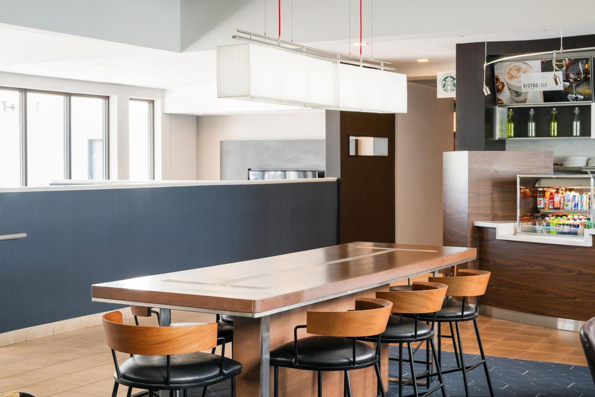 מלון Courtyard Melbourne West מראה חיצוני תמונה
