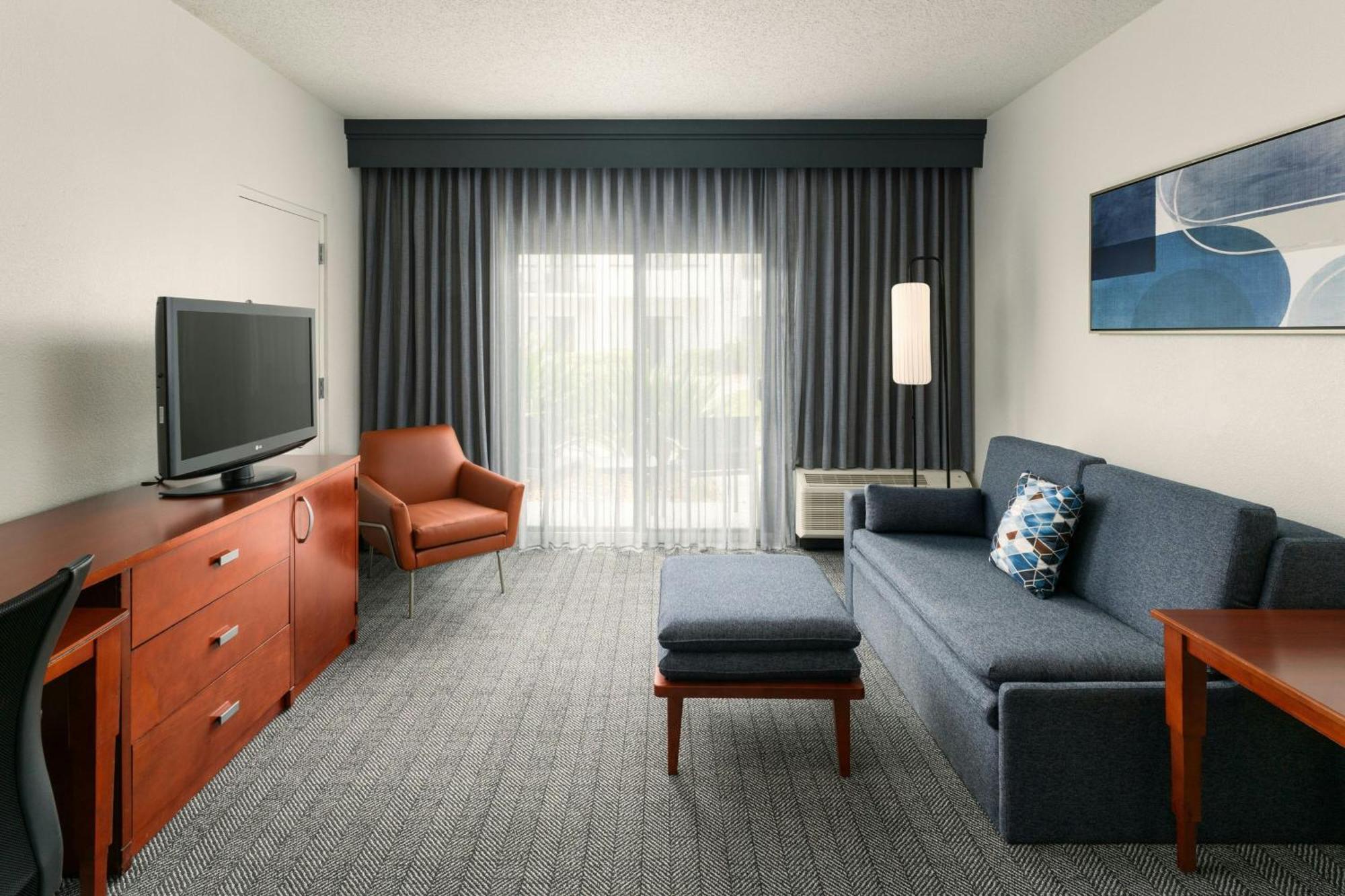 מלון Courtyard Melbourne West מראה חיצוני תמונה